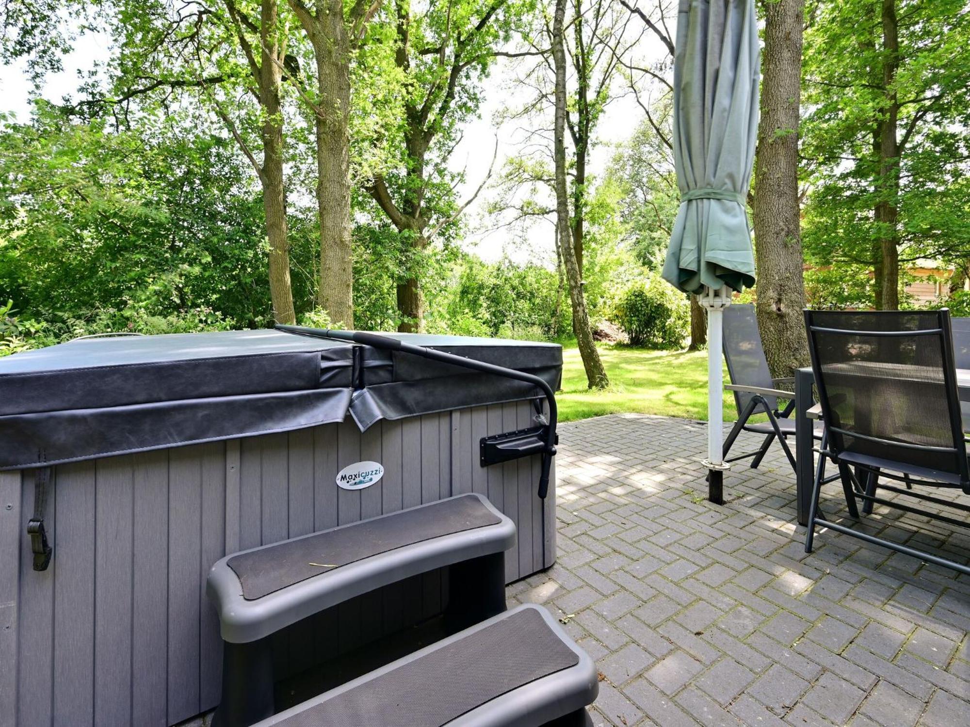 Chalet With Gorgeous View Of The Natural Surroundings Weerselo Buitenkant foto