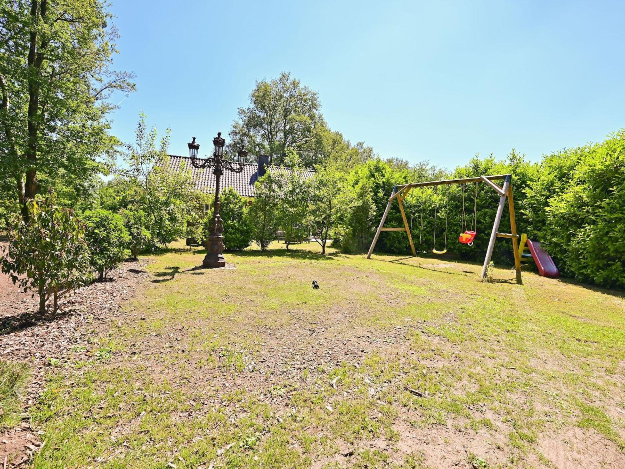 Chalet With Gorgeous View Of The Natural Surroundings Weerselo Buitenkant foto