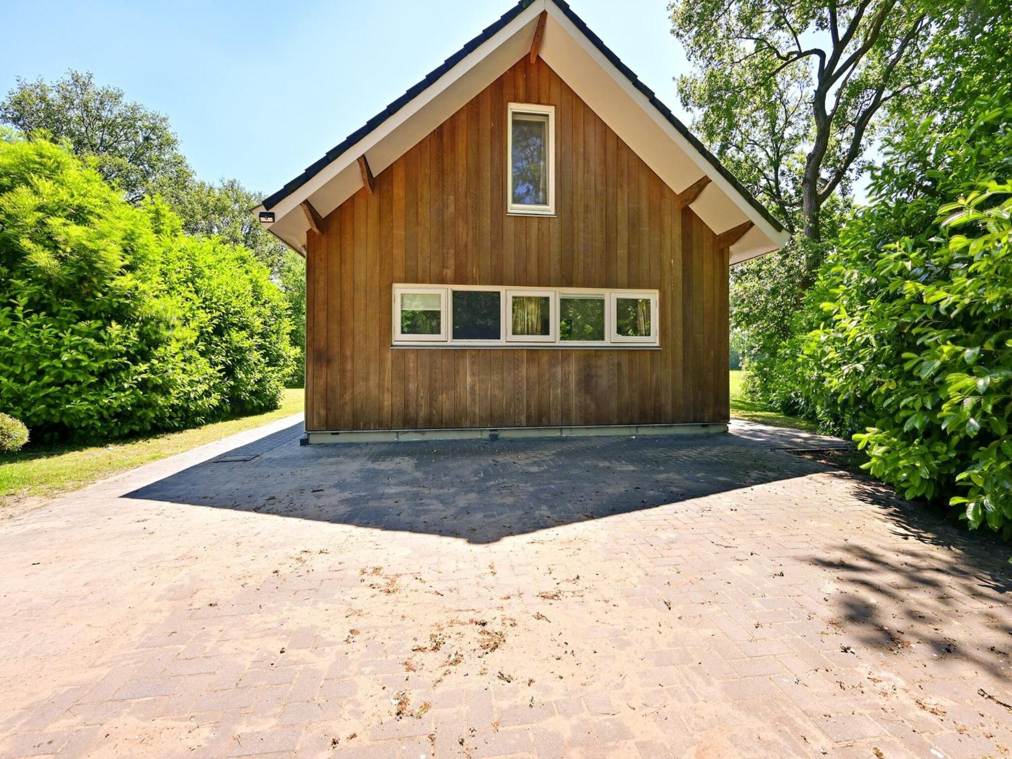 Chalet With Gorgeous View Of The Natural Surroundings Weerselo Buitenkant foto