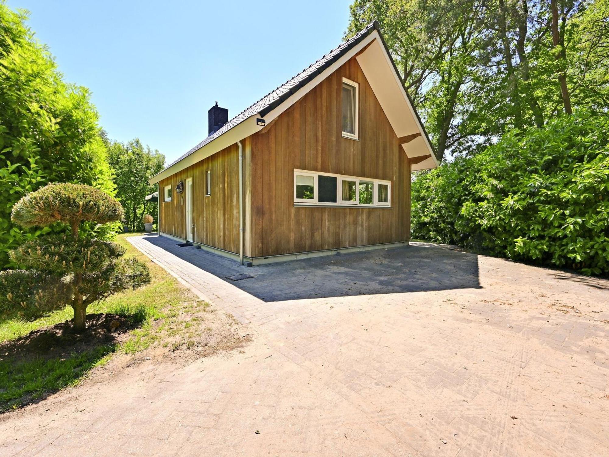 Chalet With Gorgeous View Of The Natural Surroundings Weerselo Buitenkant foto