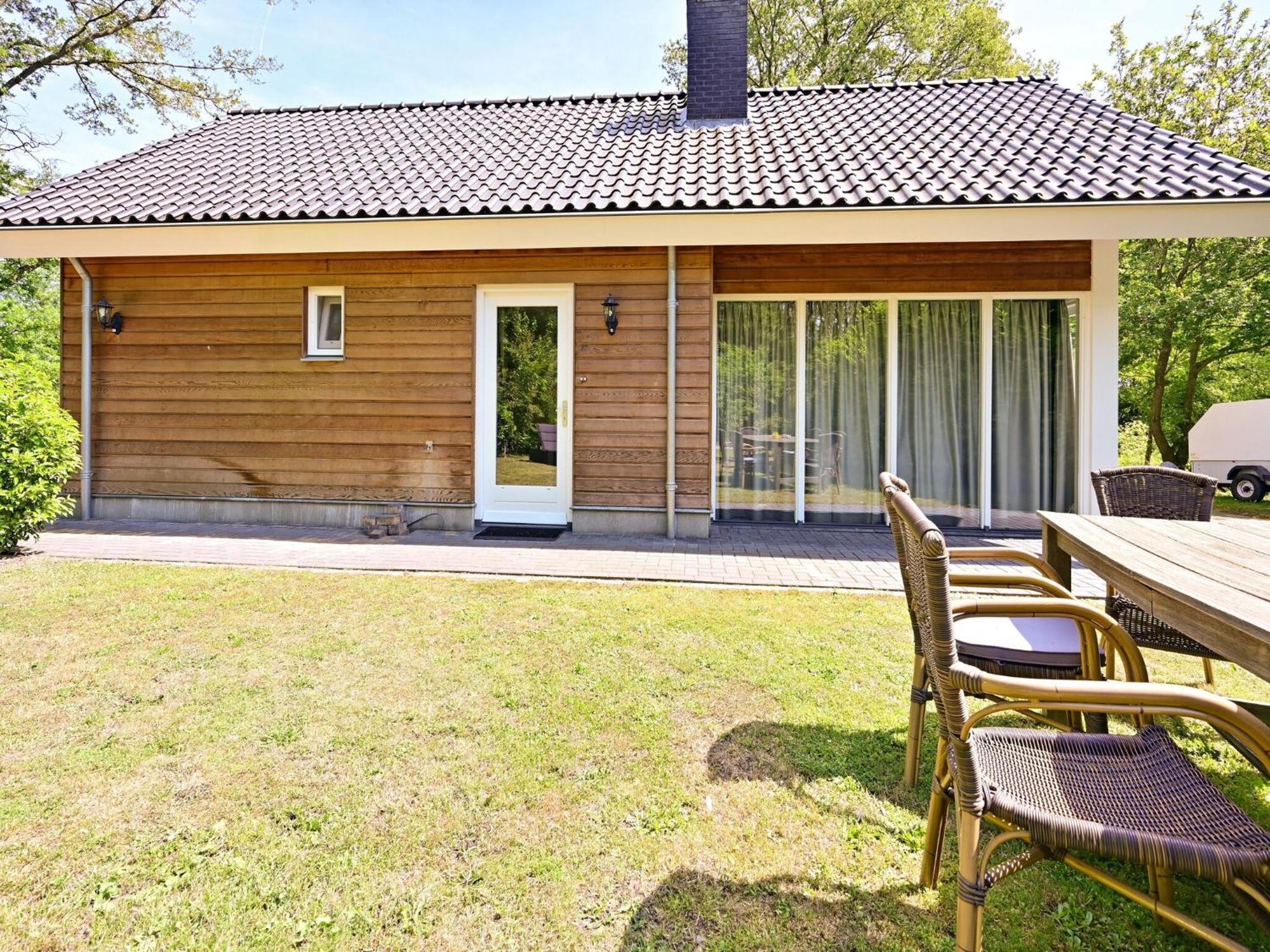 Chalet With Gorgeous View Of The Natural Surroundings Weerselo Buitenkant foto